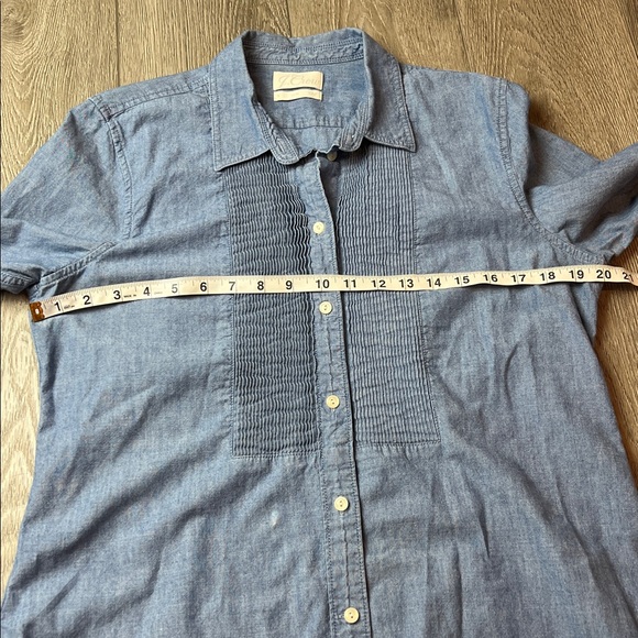 J. Crew Chambray Blue Casual button up shirt pleated size 12 woman - Picture 4 of 8
